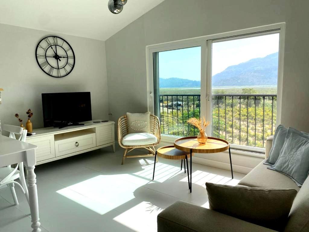 Airport Blue Eye Apartment Dalaman Best Location Also Suitable For Day Rentals Ideal For Air Travelers, 5 Km Close To Airport Bagian luar foto