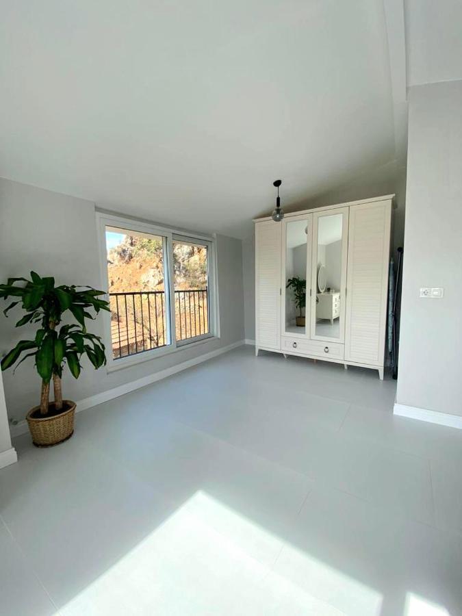 Airport Blue Eye Apartment Dalaman Best Location Also Suitable For Day Rentals Ideal For Air Travelers, 5 Km Close To Airport Bagian luar foto